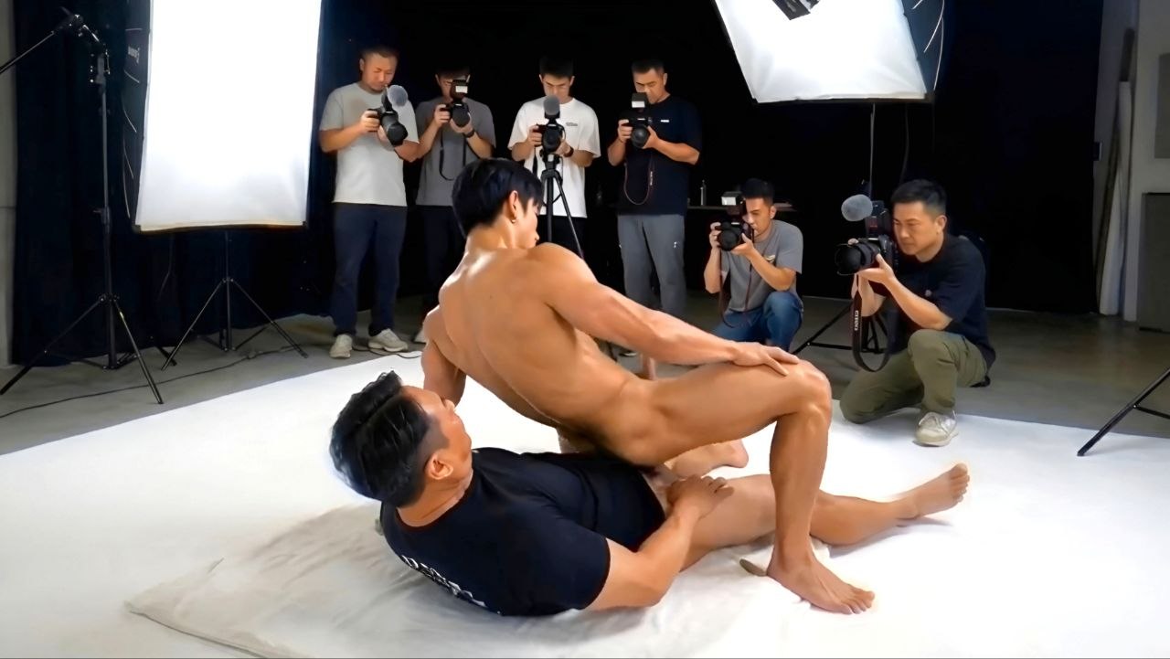 Breaking the Model - Gay AI