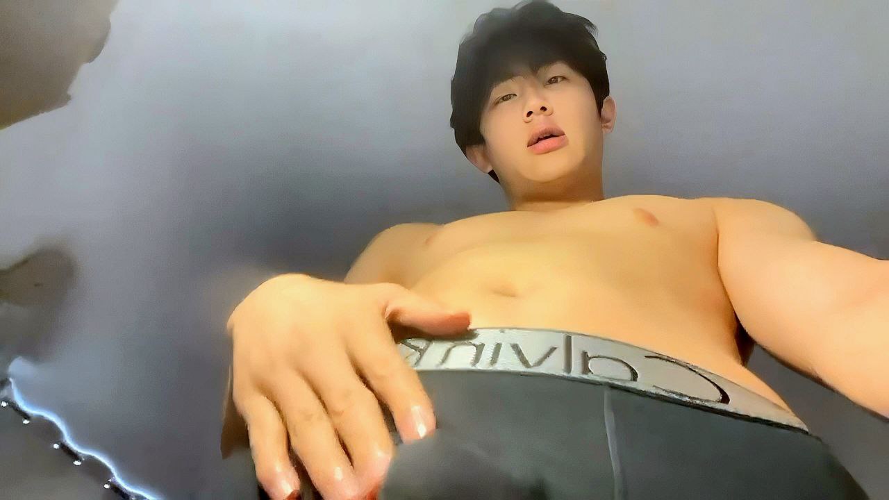 Handsome straight jerk off 